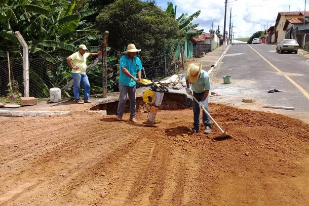 Tapira Teen Secretaria De Obras Recupera Vias Na Cidade