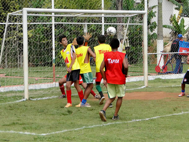 AD Pastéis - Escola de Futebol AD Pastéis Rapazes ♂️ Dos 4 aos 13 anos  Petizes, Traquinas, Benjamins e Infantis. Raparigas ♀️ Dos 4 aos 19 anos  Criação de equipas exclusivamente femininas